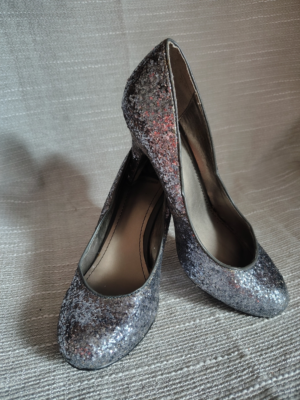 Fergalicious Silver Glitter Pumps Size 7 Sparkle Party Heels 3.5"